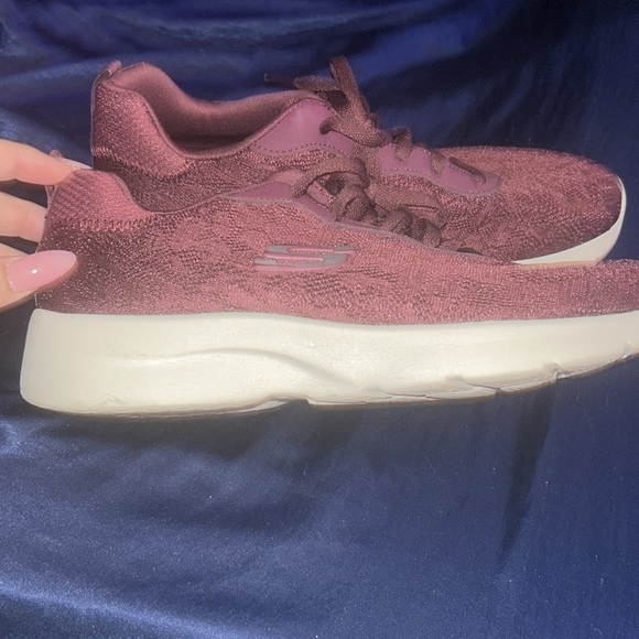 🌟Skechers Sneakers in burgundy, Comfortable Lifestyle Shoes - Picture 3 of 7